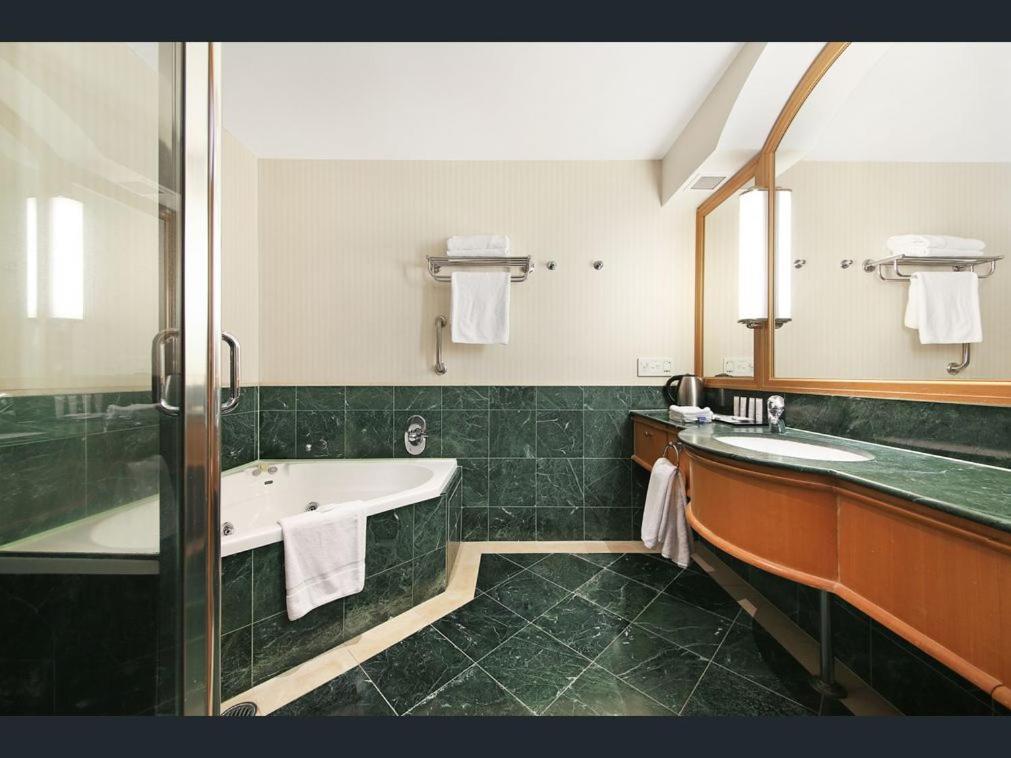 Deluxe Private Apartment And Studio - Ocean Views Gold Coast Eksteriør bilde