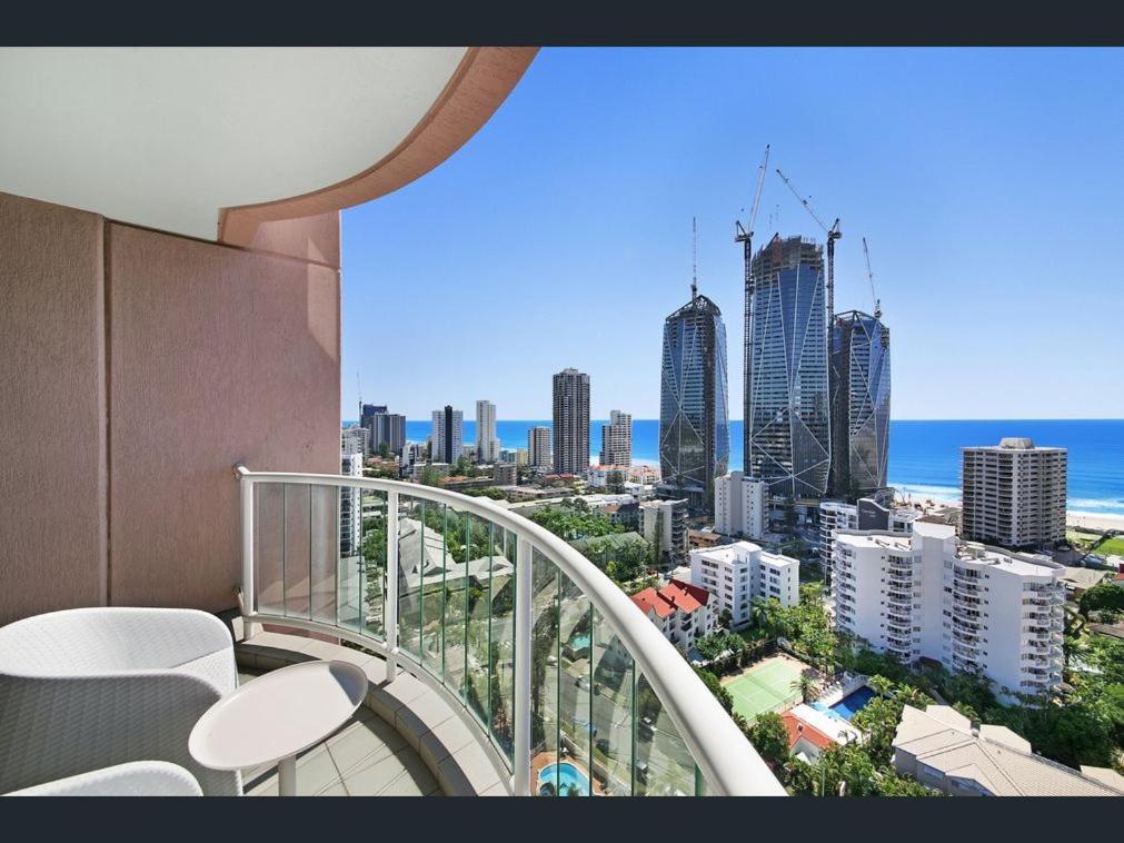 Deluxe Private Apartment And Studio - Ocean Views Gold Coast Eksteriør bilde